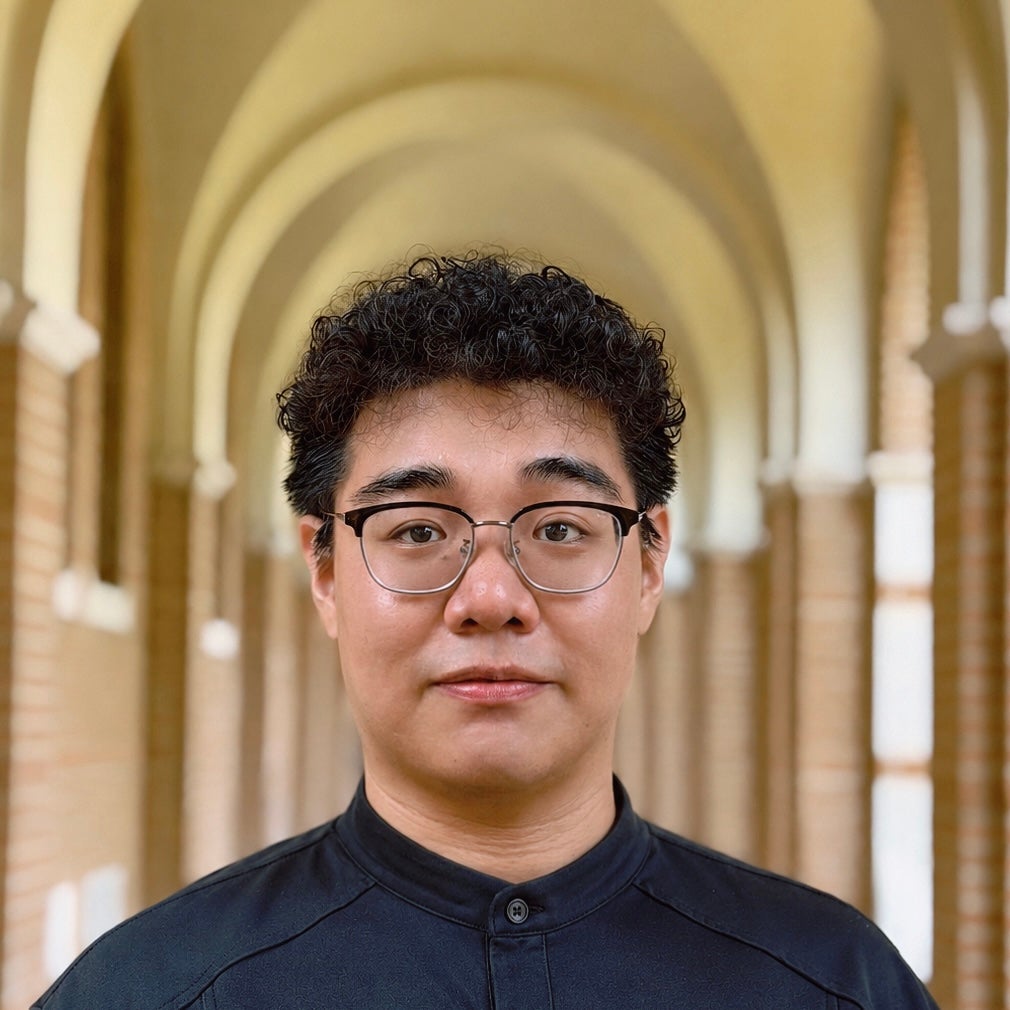  Renlong Wang headshot