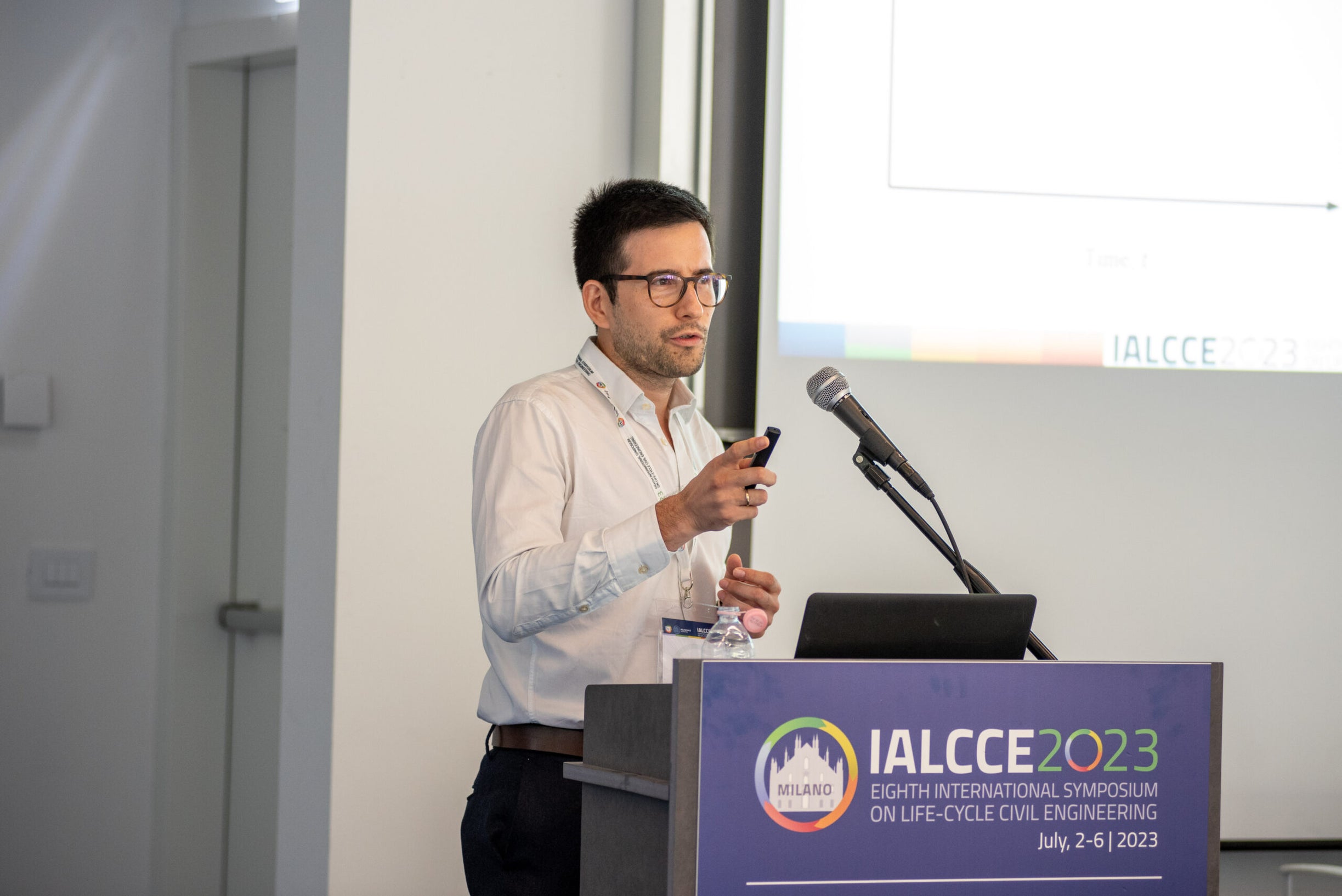 Raul presenting at IALCCE 2023
